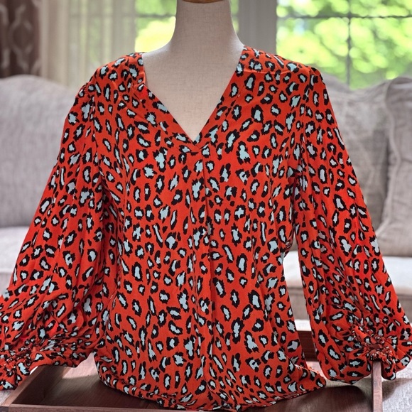 Gorgeous bubble sleeve v-neck tunic blouse - Picture 15 of 15